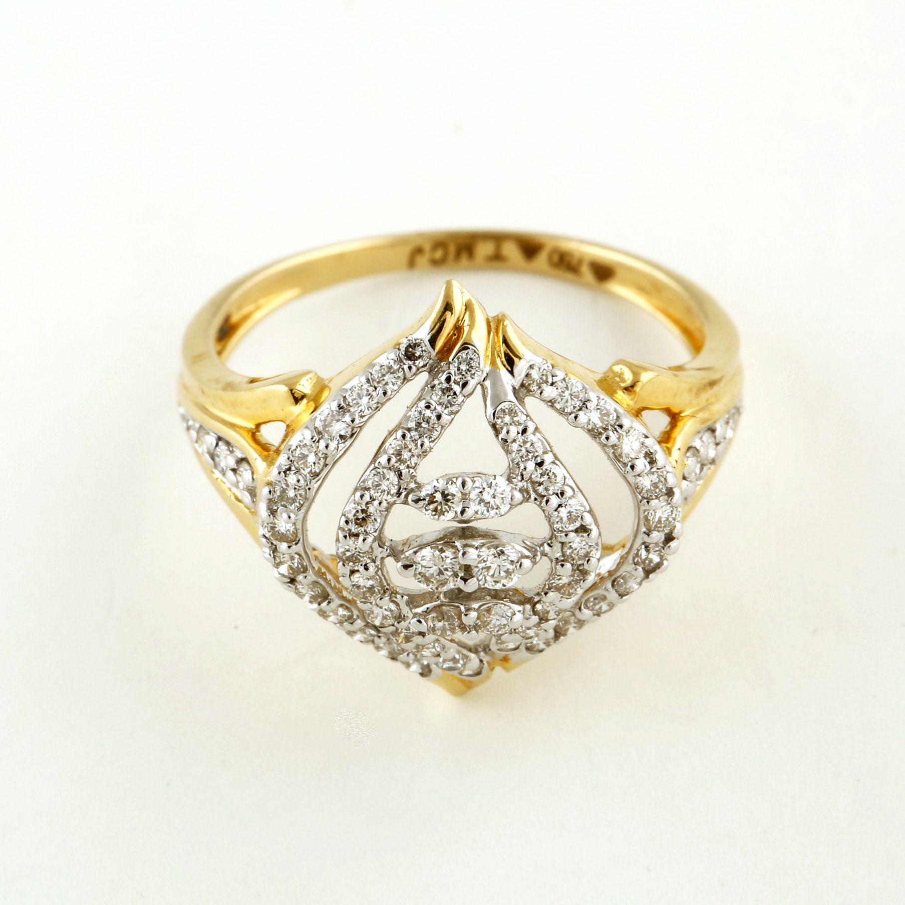 Buy quality Oval Shaped Pie Cut Diamond Engagement Ring in 18k White Gold -  VVS - VS - FG - 2.210 grams - 0.38 carat - 0LR43 in Pune